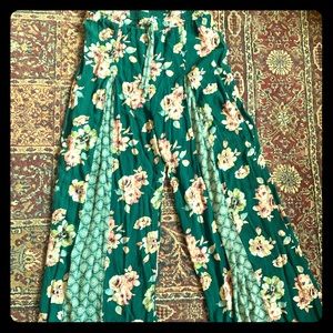 Green floral Boho Pants M
